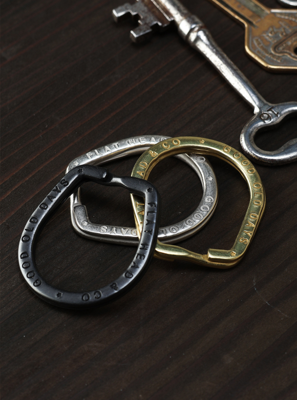 .01 ブランドネーム入り鉄製馬蹄リング