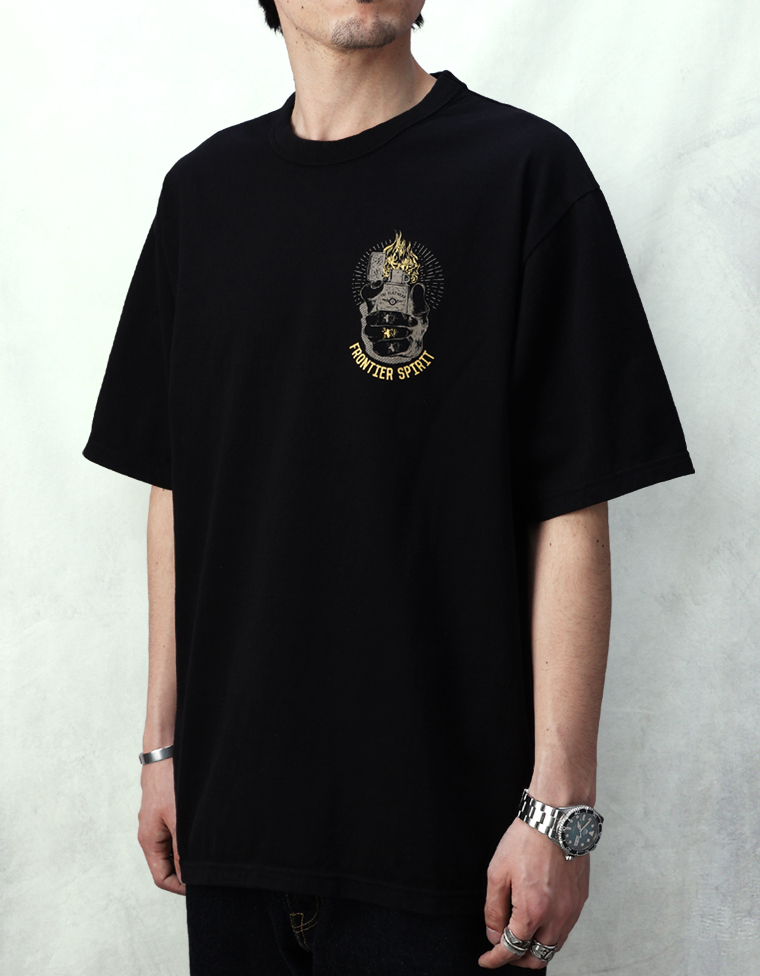 ワイドボディ Tシャツ - FRONTIER SPIRIT -