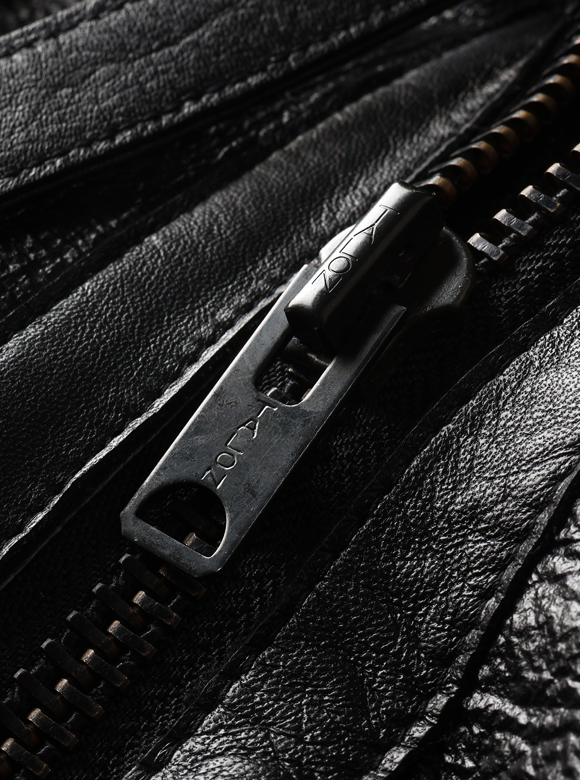 .05 引手の大きなTALON ZIPPER
